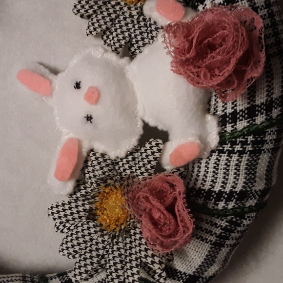 Handmade easter wreath - Picture 2 of 3